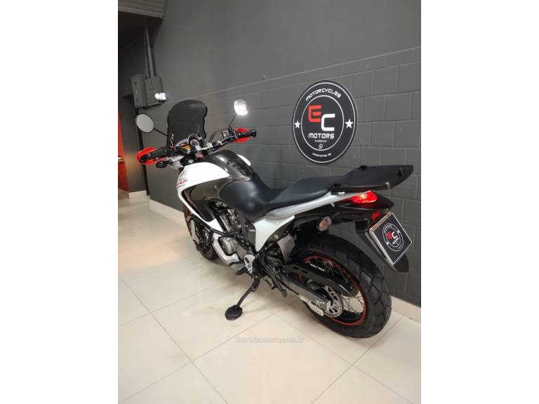 HONDA - XL 700V - 2012/2012 - Branca - R$ 32.700,00