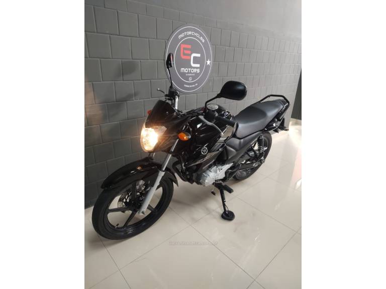YAMAHA - FAZER - 2014/2015 - Preta - R$ 12.600,00